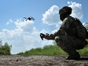 Британія та Латвія шукають виробників FPV-дронів для України