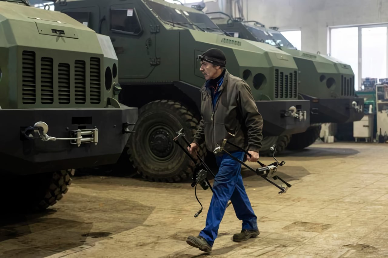 Виробництво броньованої кабіни для САУ 2С22 "Богдана" на шасі Tatra Phoenix 8x8, 2024 рік.