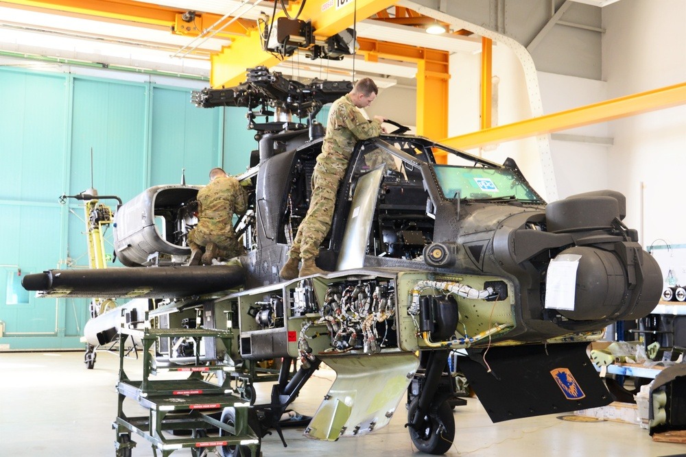 Poland Secures Agreements to Independently Maintain AH-64E Apache Helicopters