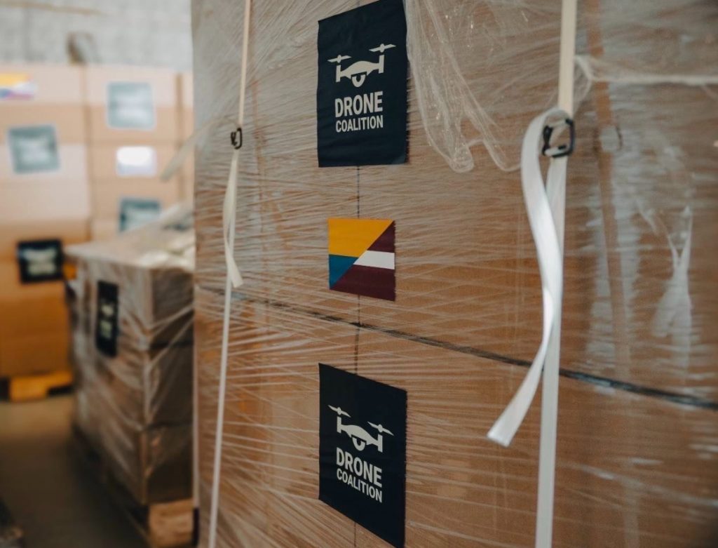 Дрони латвійського виробництва для українських військових. Серпень 2024. Фото: Латвійський міністр оборони Андріс Спрудс