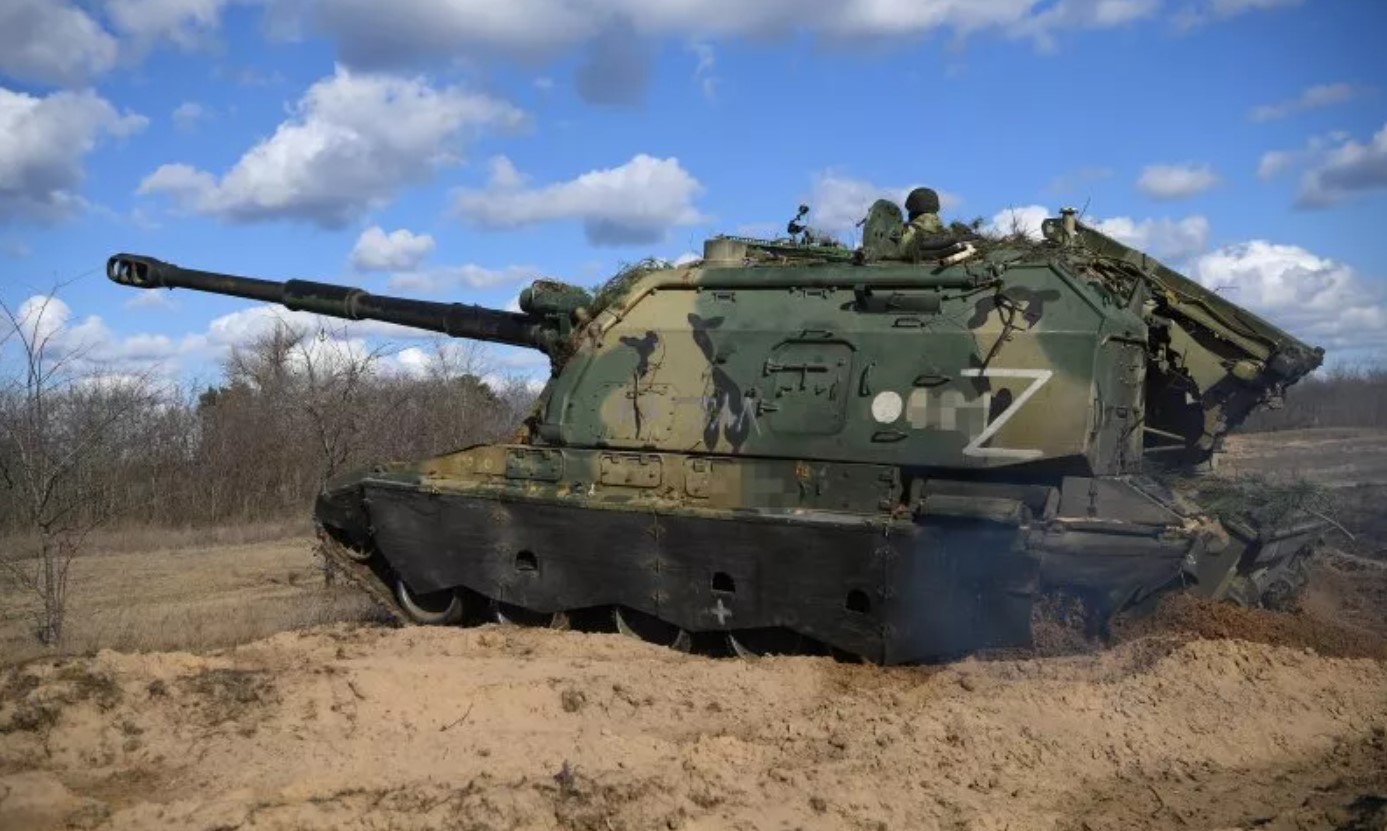 Ukrainian troops destroyed three Msta-S self-propelled howitzers in the Donetsk region