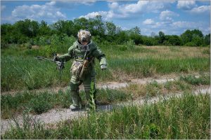 В Україні діють 56 сертифікованих операторів протимінної діяльності