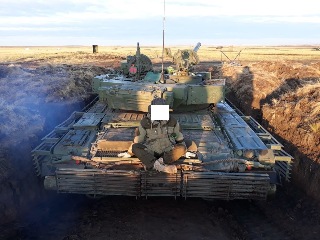 A T-72B3 equipped with an Arena-M APS during trials, 2019.