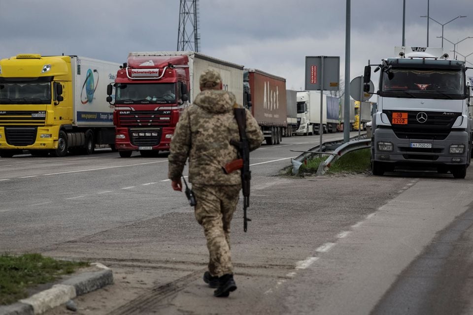 Для військових товарів відкриють усі пункти пропуску державного кордону України