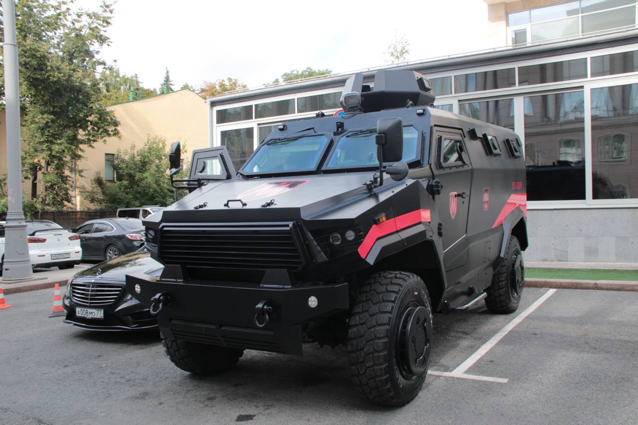 Russia purchased Chinese Dongfeng armored vehicles