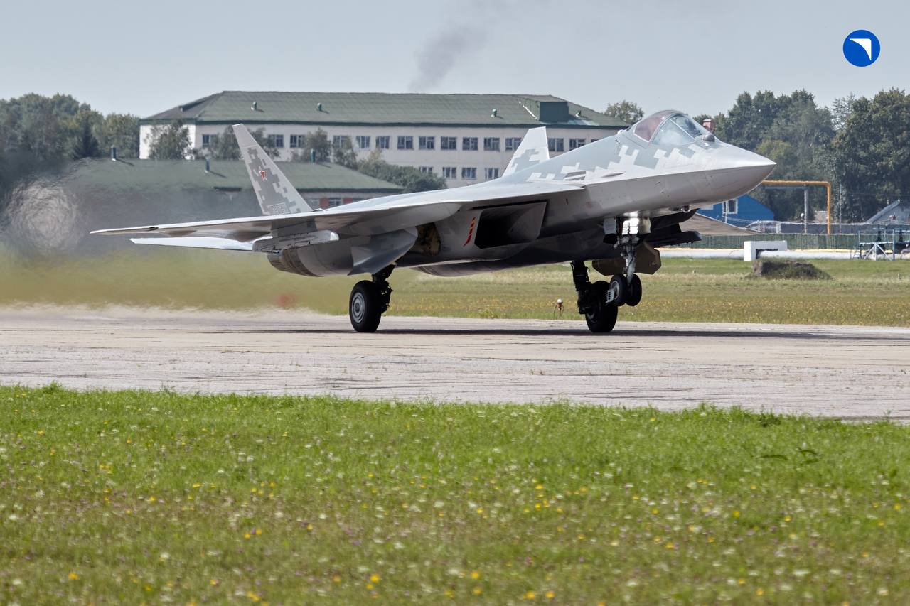 Росія отримала нові винищувачі Су-57 та Су-35С