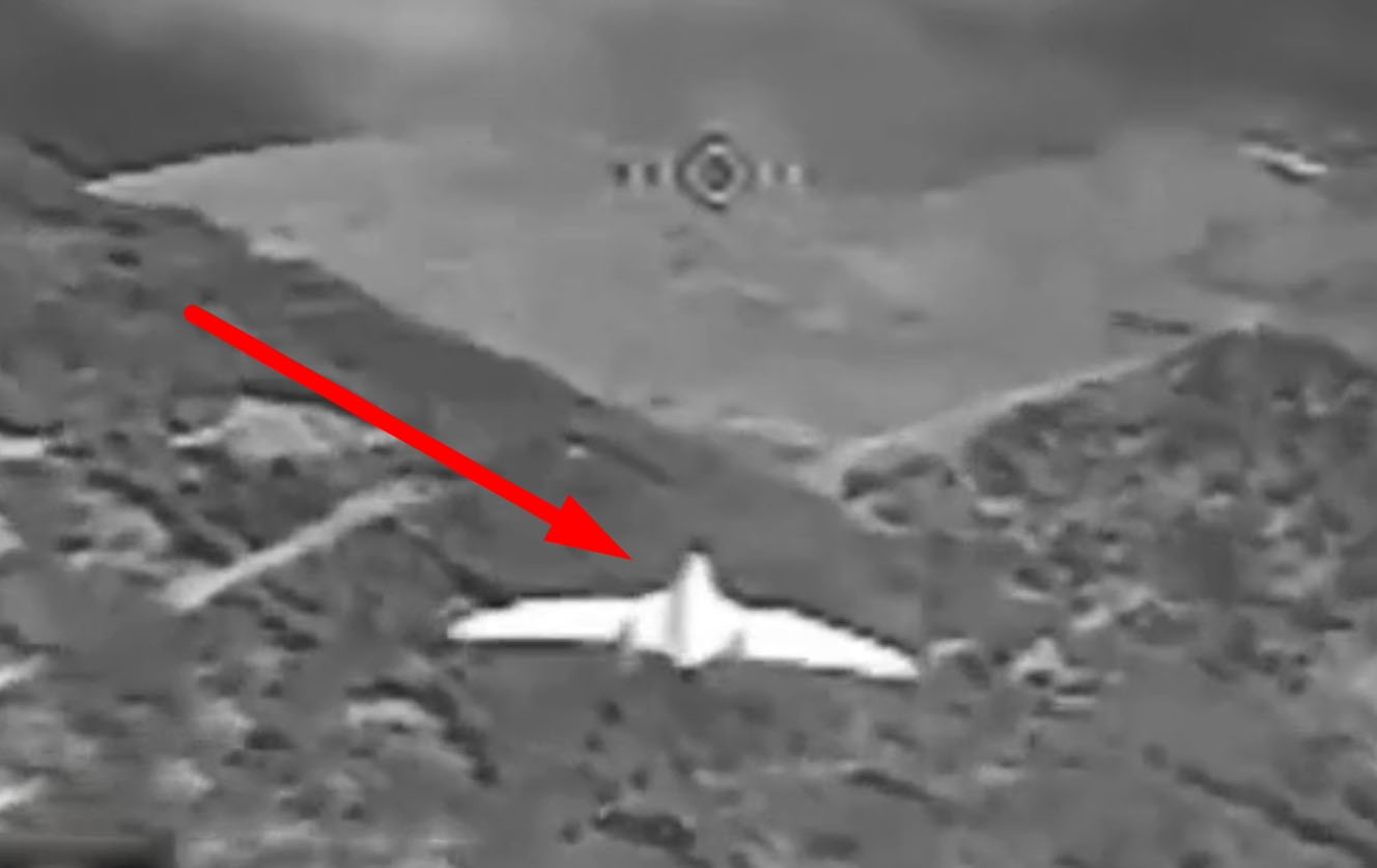 Ukrainian Furia drone withstands attack by Russian FPV drone