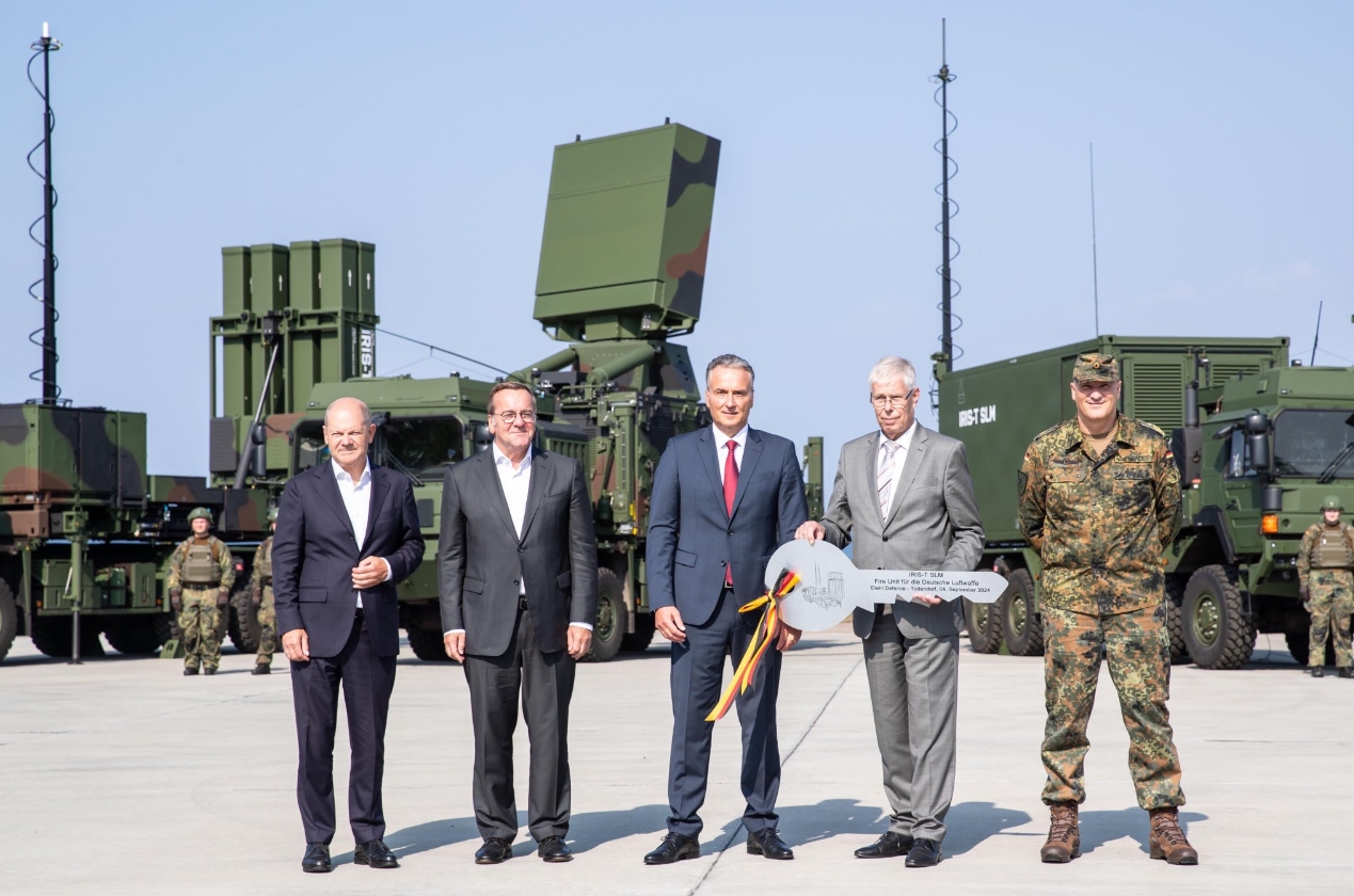 Scholz: Germany Orders 17 IRIS-T Air Defense Systems for Ukraine