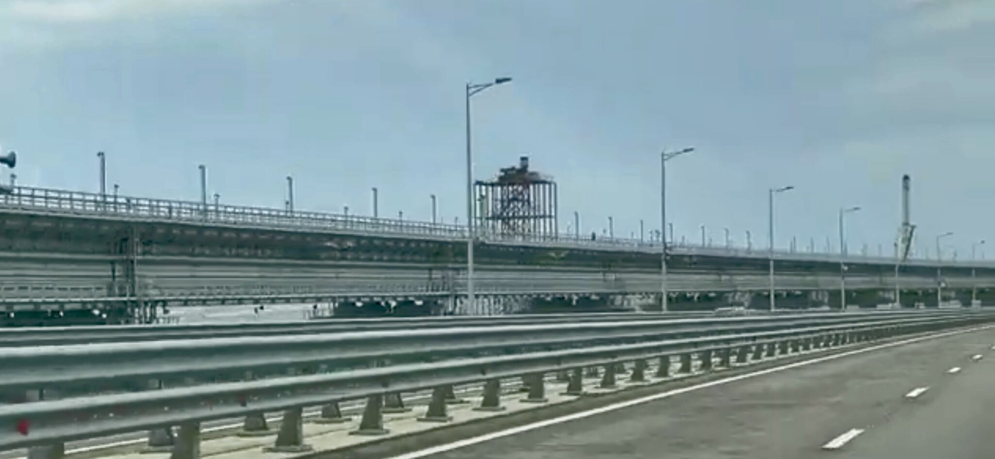 Russians Install Towers for Pantsir SAMs Near Kerch Bridge