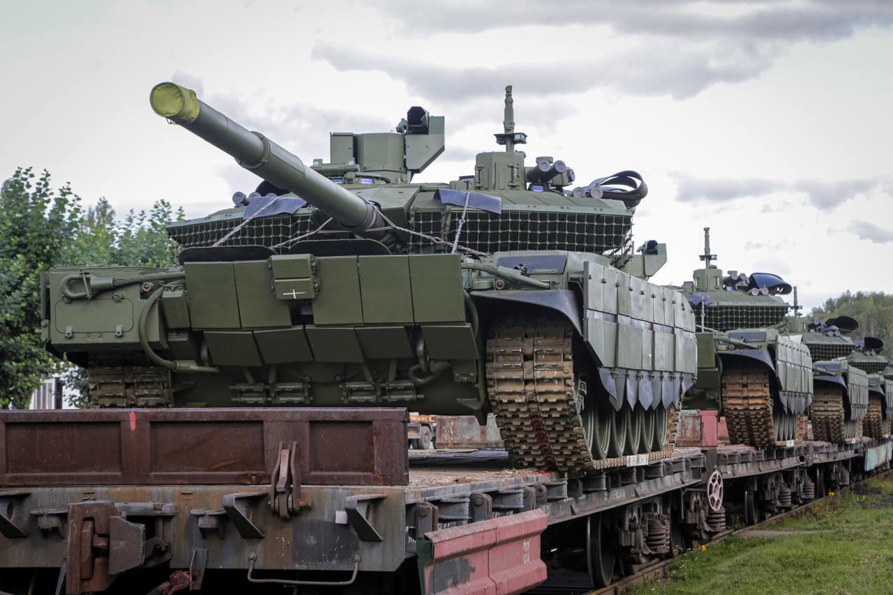 Uralvagonzavod handed over a new batch of T-90M tanks to the Russian Army