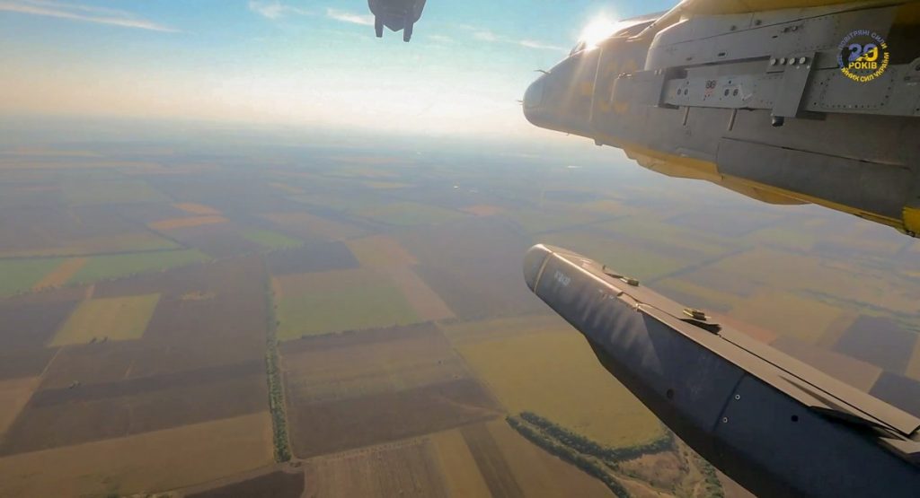 Запуск крилатих ракет Storm Shadow з бомбардувальника з Су-24М, 2024 рік. Фото: ПСУ
