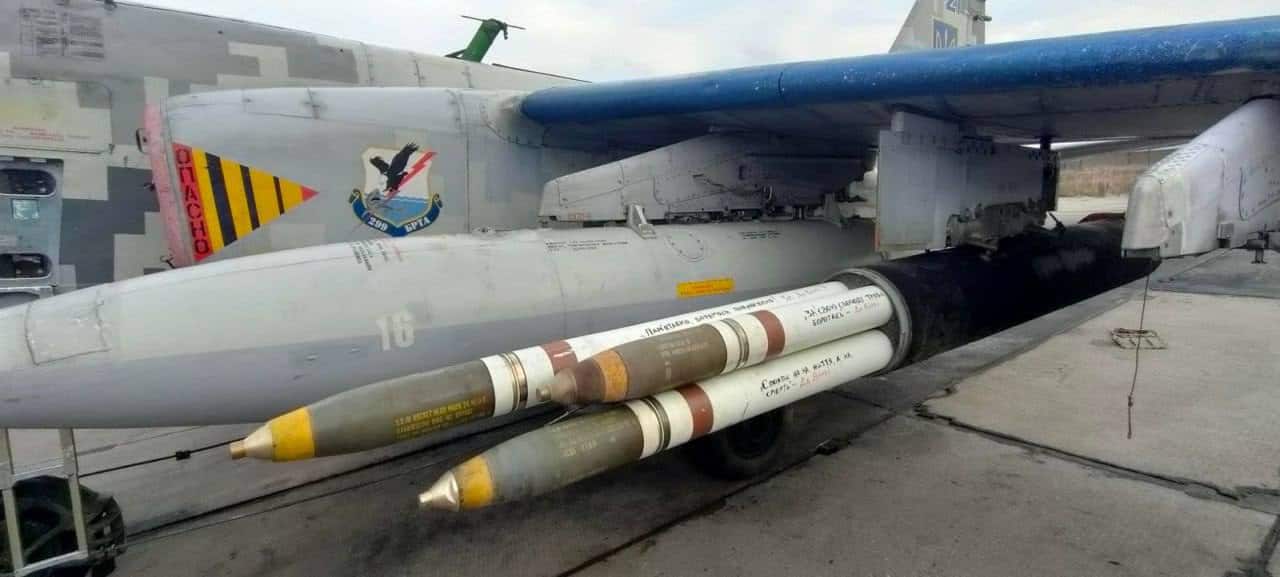 Ukrainian Air Forces Su-25 strikes enemy buildings with Zuni rockets