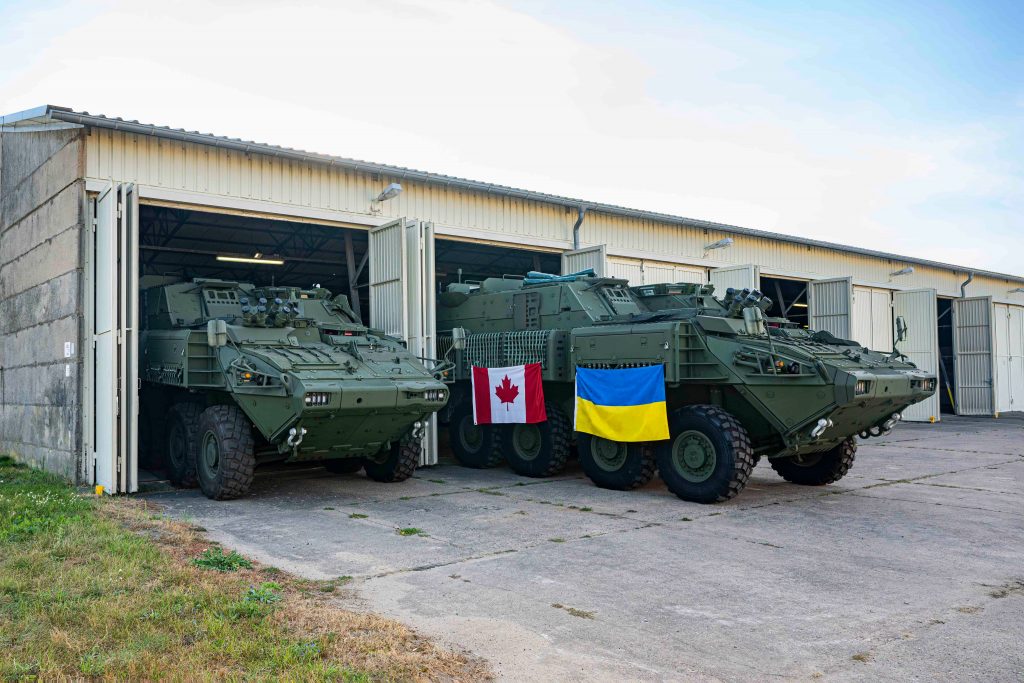 Бронетранспортери LAV 6.0 ACSV перед відправкою в Україну. Фото Operation UNIFIER