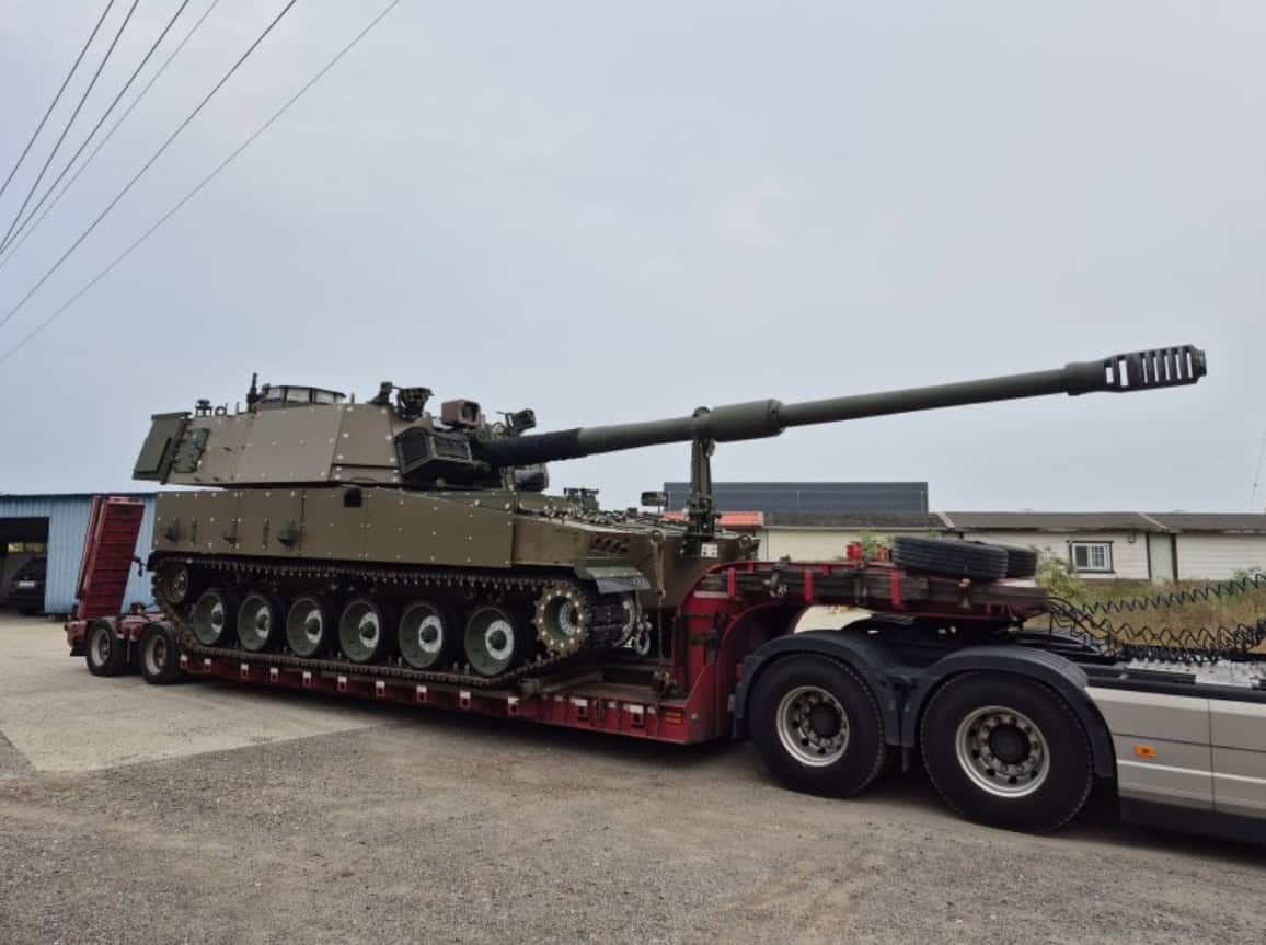 First AS9 Huntsman Howitzer for Australia Assembled by Hanwha