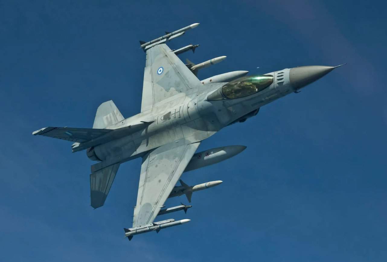 Greece to help speed up the training of Ukrainian F-16 pilots