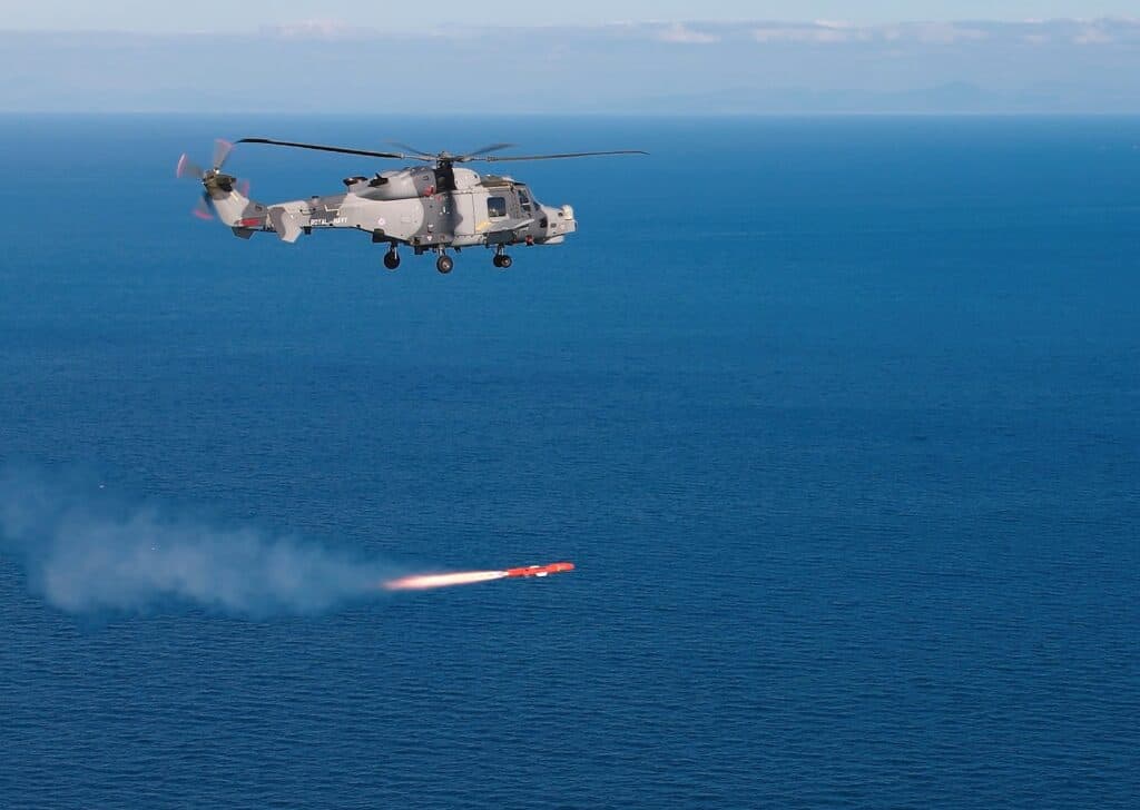 Відбулися перші бойові стрільби ракети Sea Venom із гелікоптера Wildcat