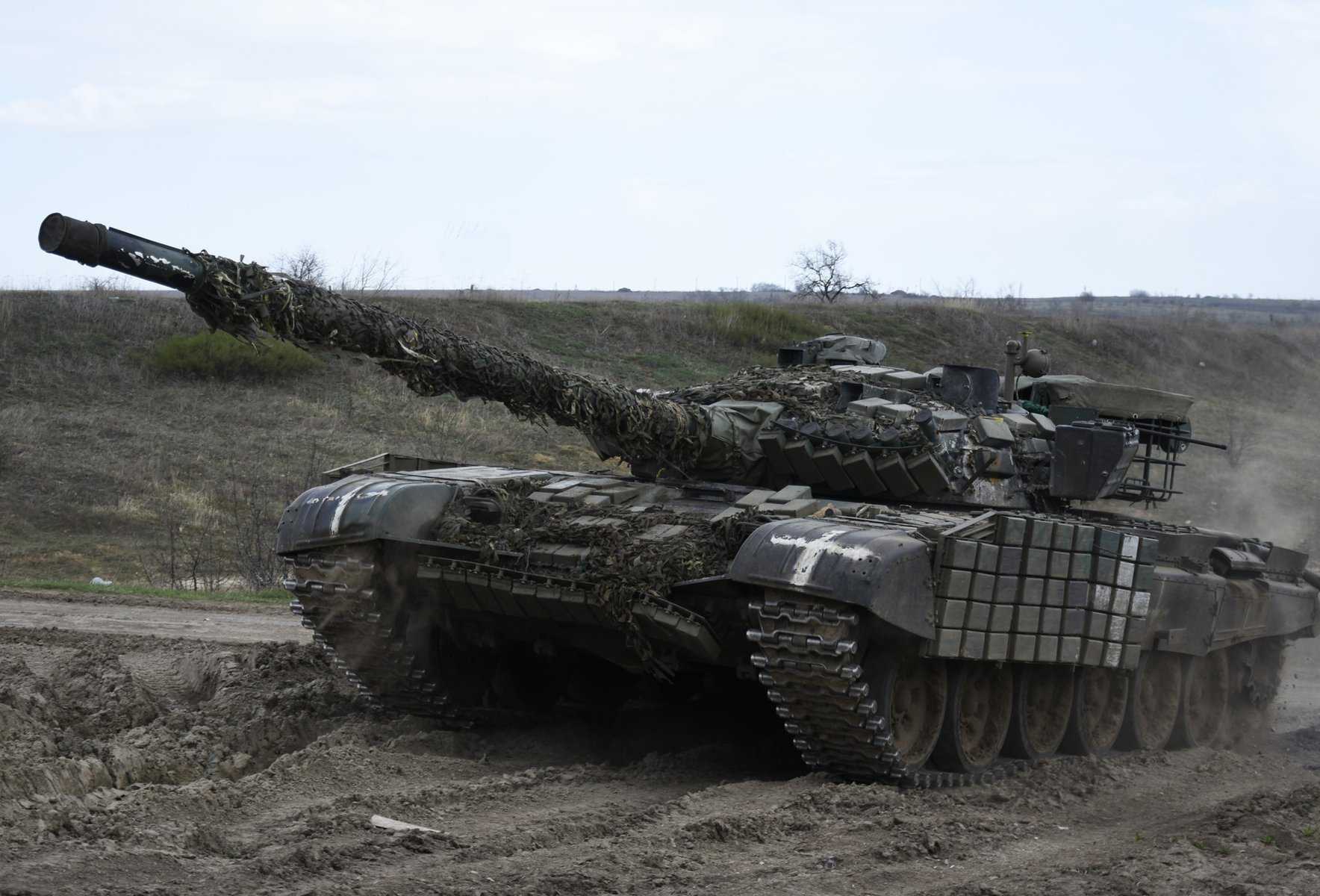 Для вибиття окупантів з Іванівки залучили танки