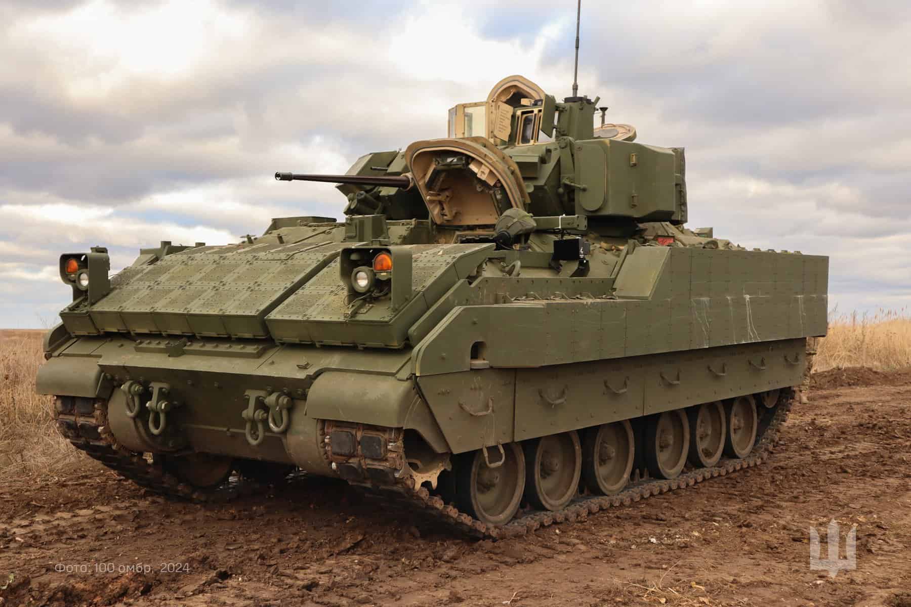 100-та бригада отримала БМП Bradley