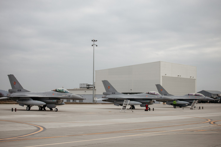 Three F-16s from the Norwegian Air Force arrive in Romania