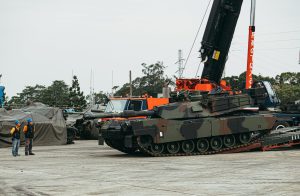 Taiwan receives first batch of Abrams tanks