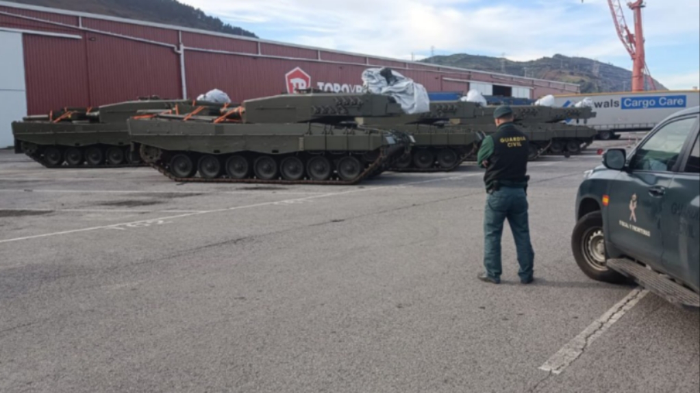 Leopard 2A4 Tanks Seen in Spain’s Bilbao Port, Purpose Remains Undisclosed