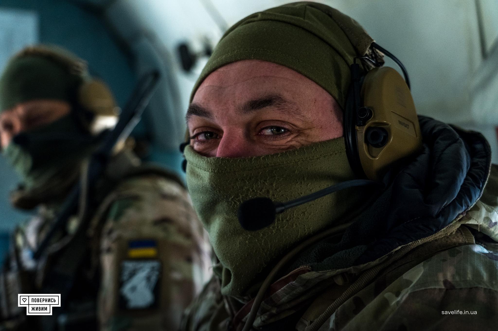 Гарнітура INVISIO передана українським передовим авіаційним навідникам. Фото: "Повернись живим".