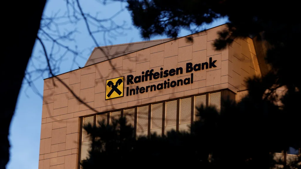 Raiffeisen Bank заробляв гроші на компаніях, які забезпечують армію РФ