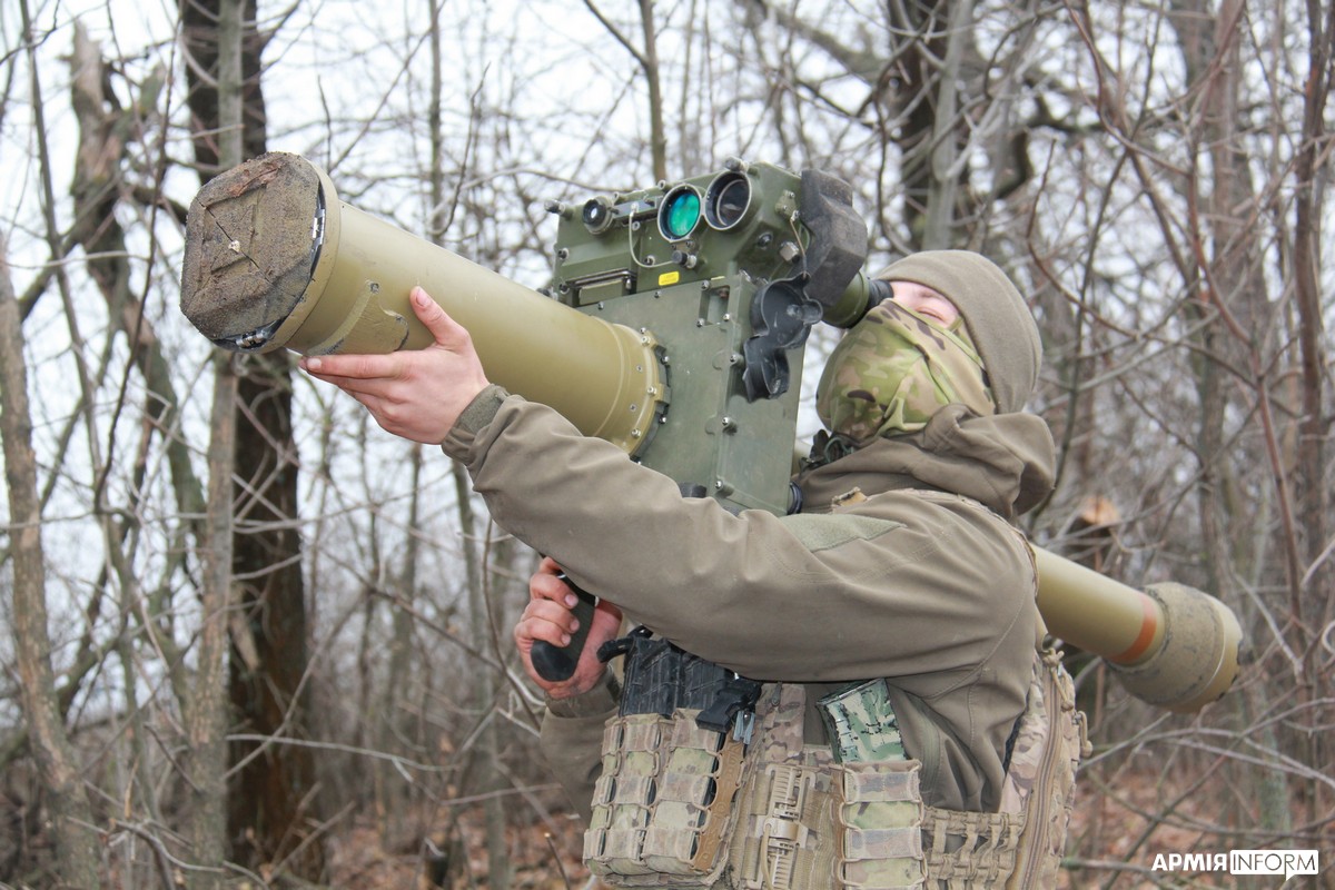 Український військовослужбовець з ПЗРК Marlet. 