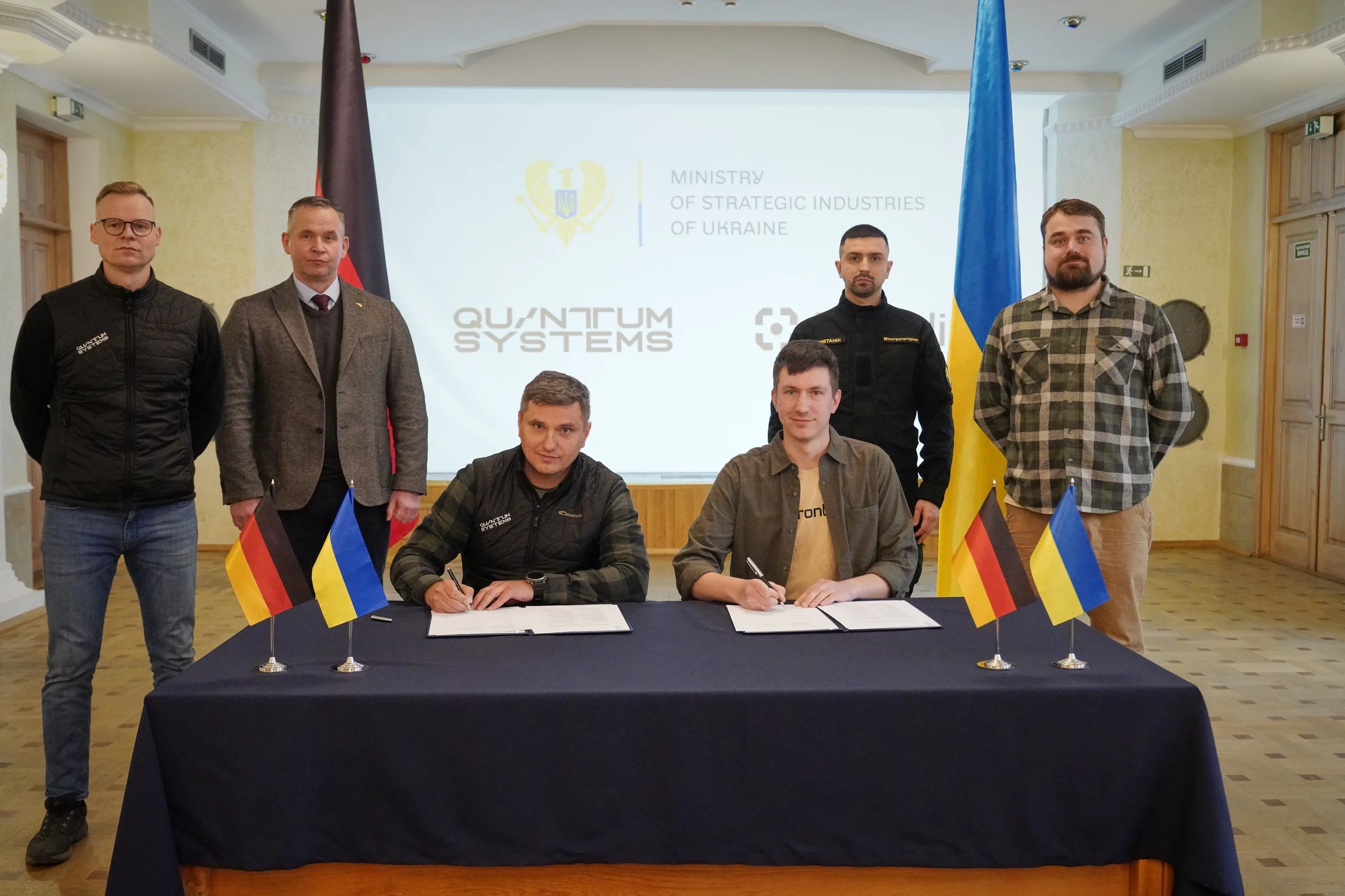 Підписання угоди між Frontline та Quantum-Systems. Джерело: Frontline.