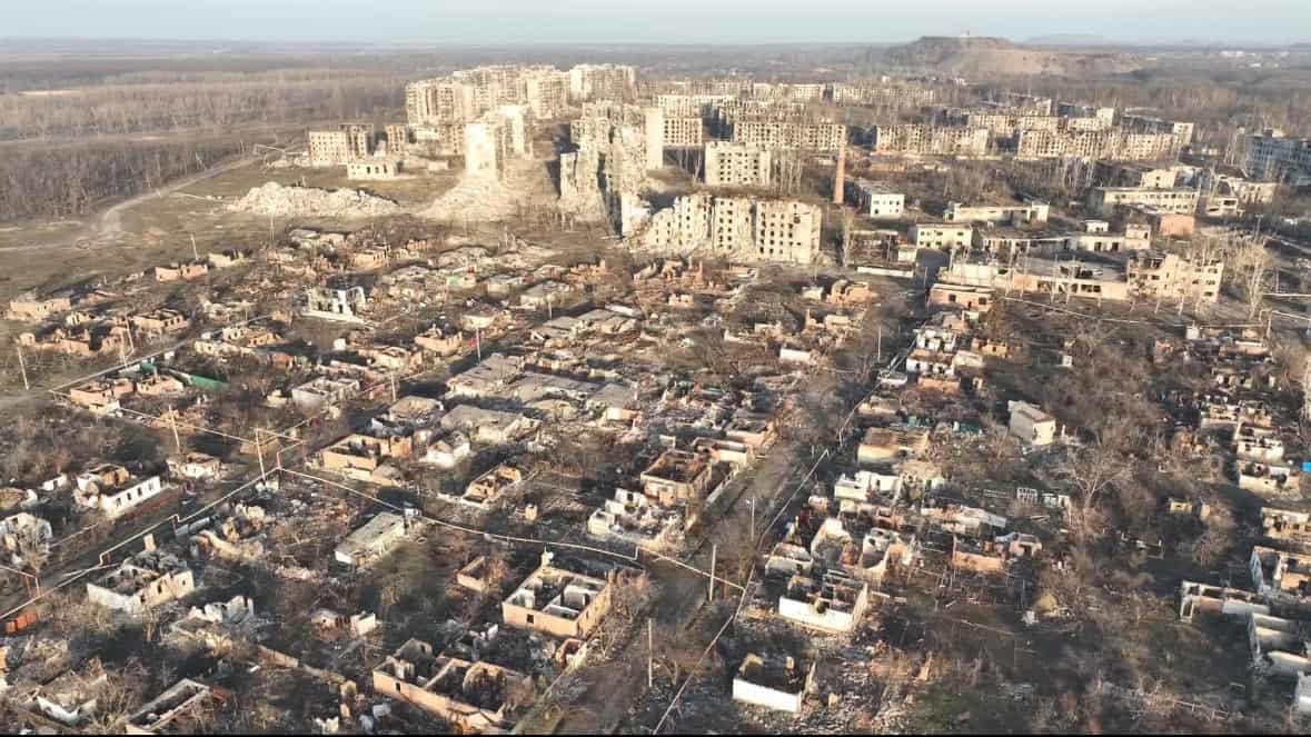 Bombed out Toretsk, March-April 2025. Photo credits: x.com/slovyanskasil