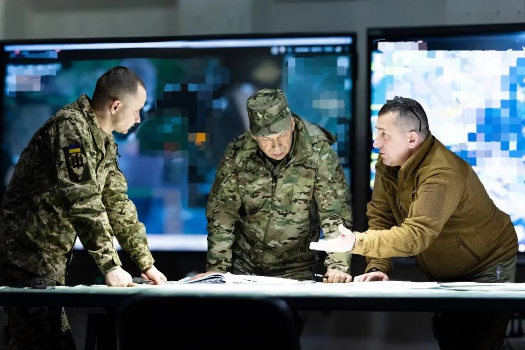 Головнокомандувач ЗСУ генерал Олександр Сирський під час відвідин бригад ДШВ ЗСУ на Сумщині