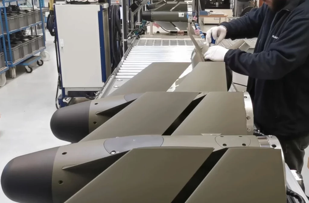 Виробництво модулів корекції авіабомб AASM Hammer на заводі Safran у місті Монлюсон, Франція. Джерело: www.usinenouvelle.com