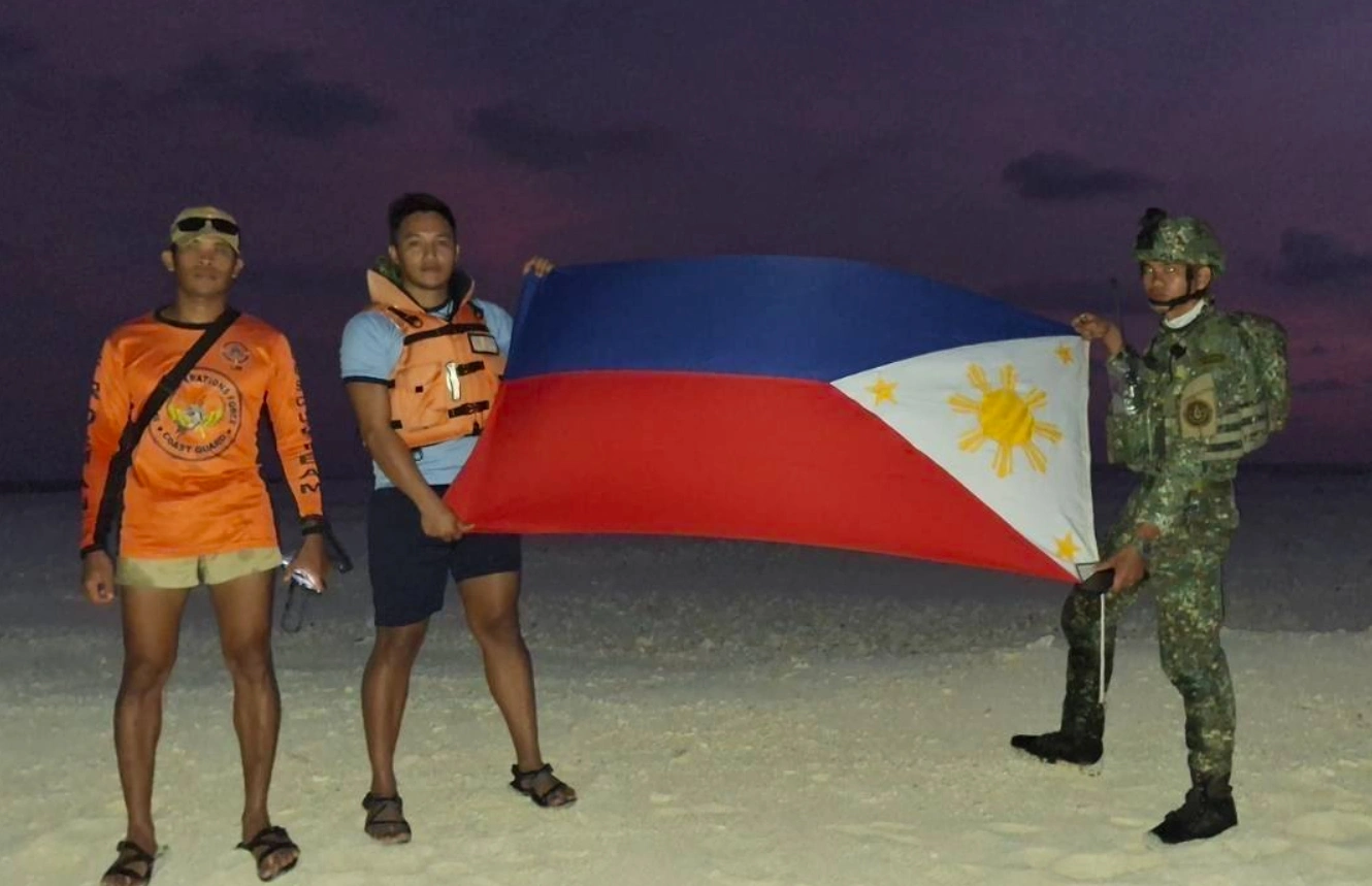 Сили Філіппін на рифі Сенді-Кей. Квітень 2025. Джерело: Philippine News Agency