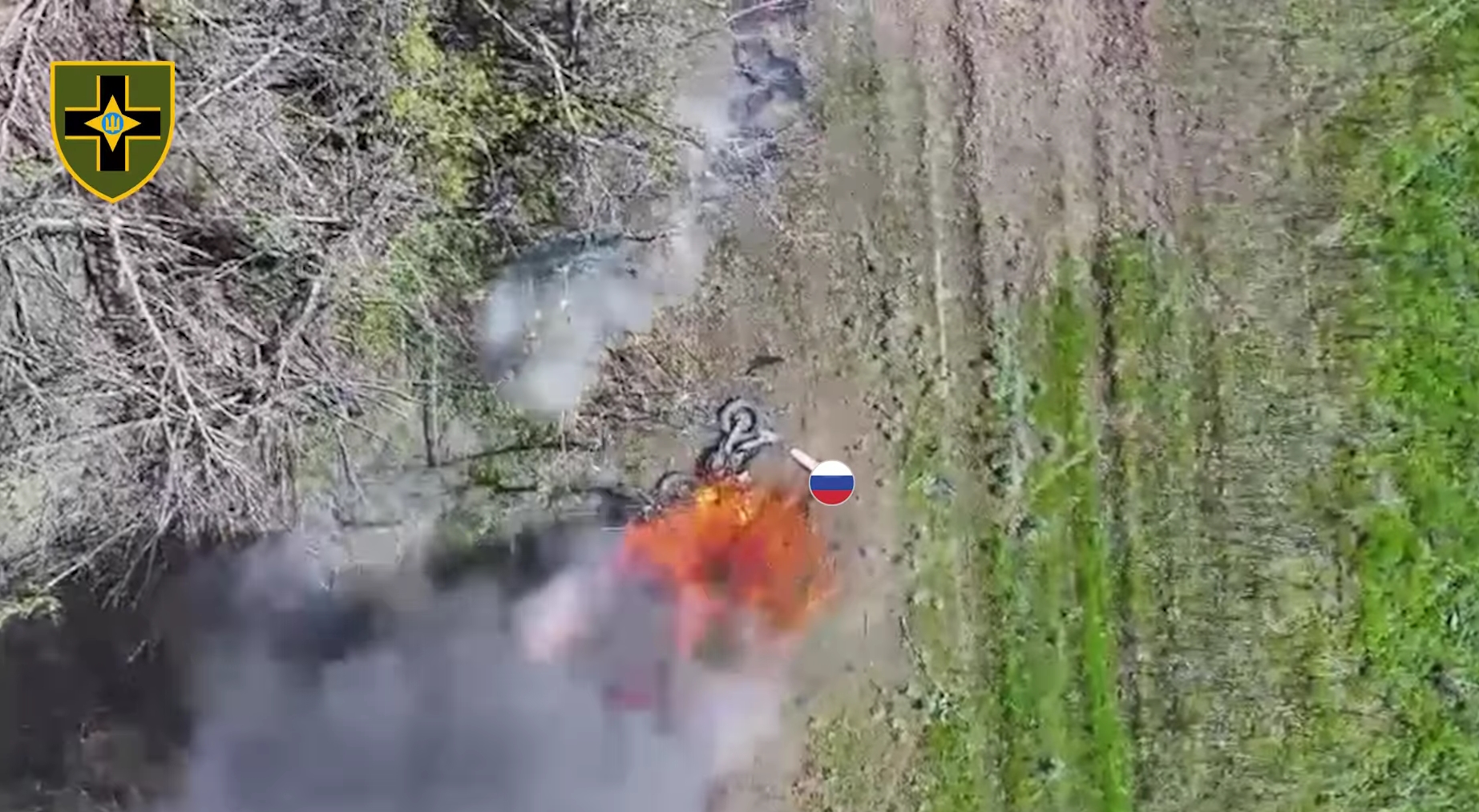 Момент скиду боєприпасу на російських штурмовиків. Фото: 28 ОМБр