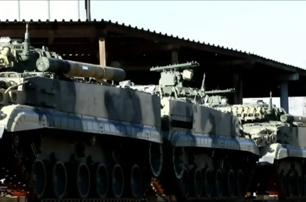 Російські БМП-3 їдуть з заводу. Зображення: "Ростех"