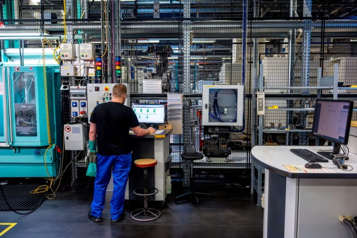 Виробництво кулеметів FN Minimi. Фото: Financial Times