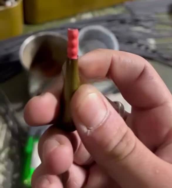 Homemade shotgun cartridge of Russian servicemen. Screenshot from the “About Weapons” video