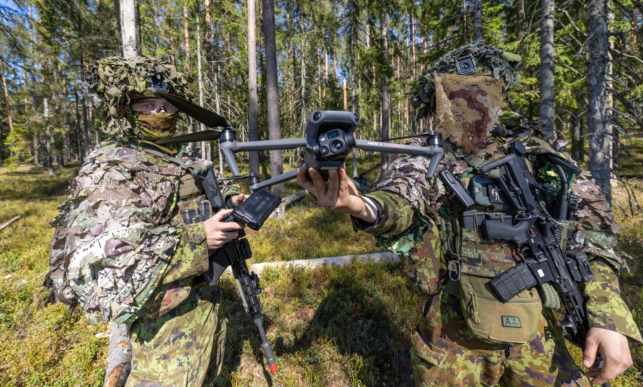 Естонські військові з дроном. Джерело: пресслужба навчань Siil.