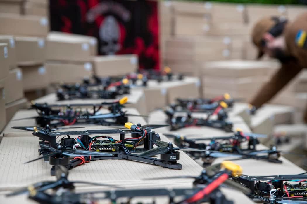 Київ передав 72-й мехбригаді 900 FPV-дронів