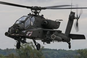 Велика Британія обрала компанії для розробки «дронів-напарників» AH-64E Apache