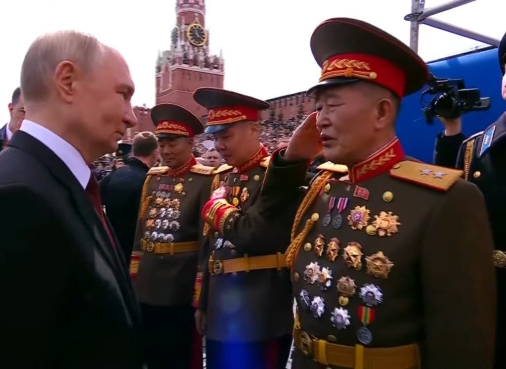 Невпізнаний північнокорейський генерал. Фото: РосЗМІ