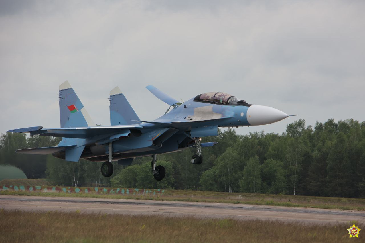 Su-30SM2 fighter jet at one of Belarus' airfields, April 27, 2025. Photo credits: Pavel Matusevich, Vayar