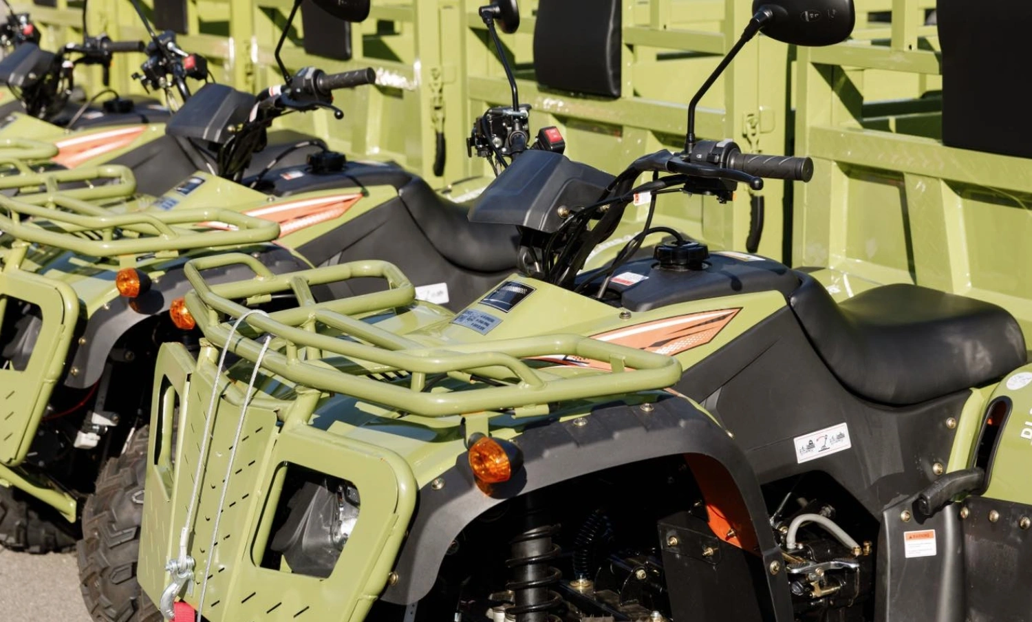 Квадроцикли для військових. Червень 2025. Україна. Джерело: Петро Порошенко