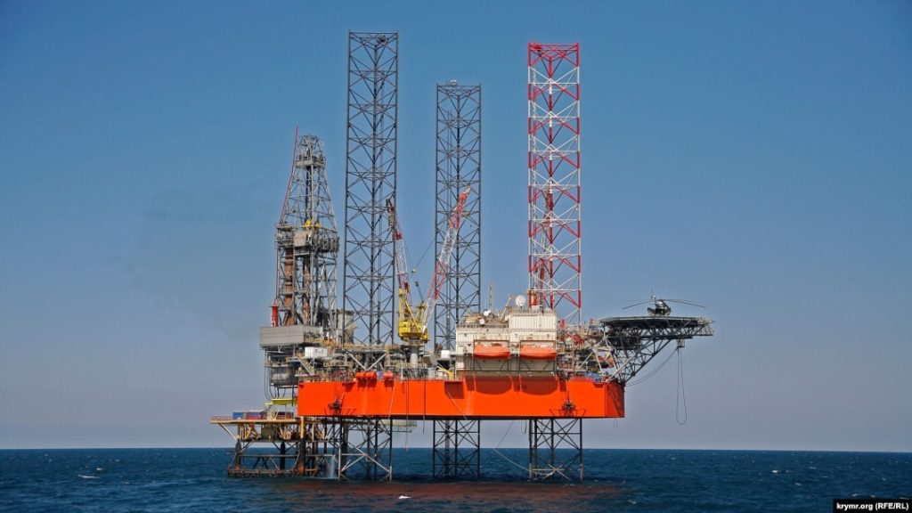 Drilling rig "Petro Godovanets", one of the two so-called "Boyko rigs", 2012. Source: Crimea.Realities