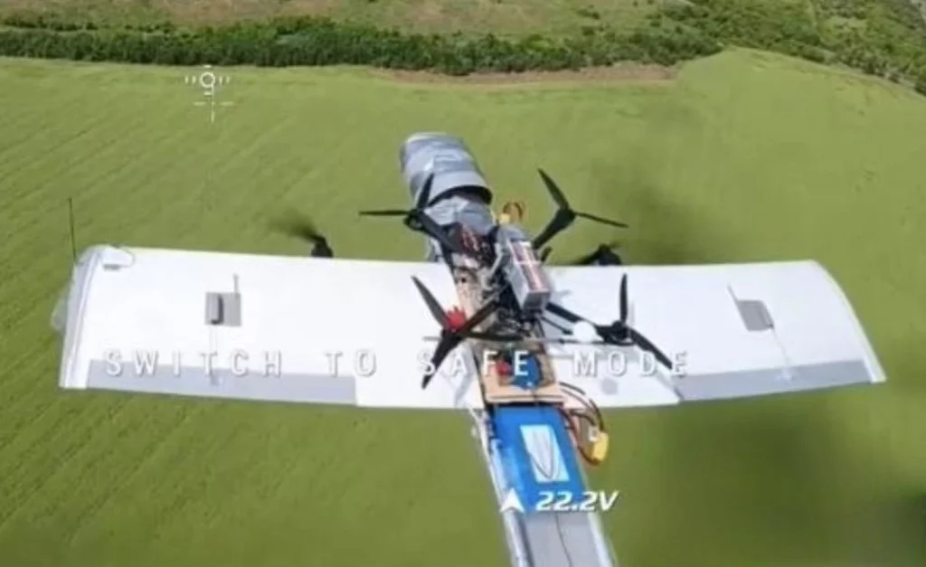 Російський БПЛА "Молния" з FPV-дроном. 2025 рік. Джерело: Сергій Флеш