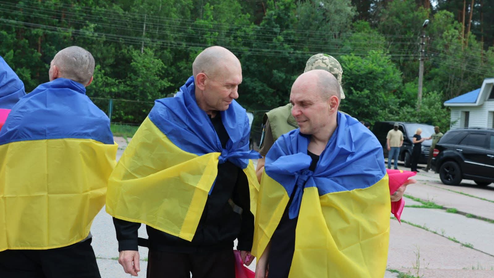 З полону вдалося звільнити незаконно засуджених оборонців та позбавлених свободи цивільних українців