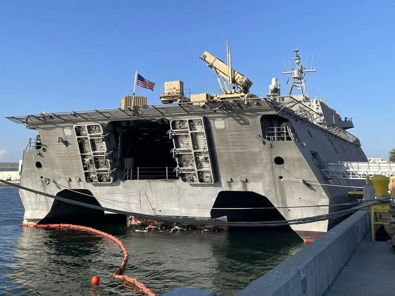 Пускова установка Patriot з ракетами PAC-3 на борту корабля USS Montgomery класу Independence. Джерело: Naval News.