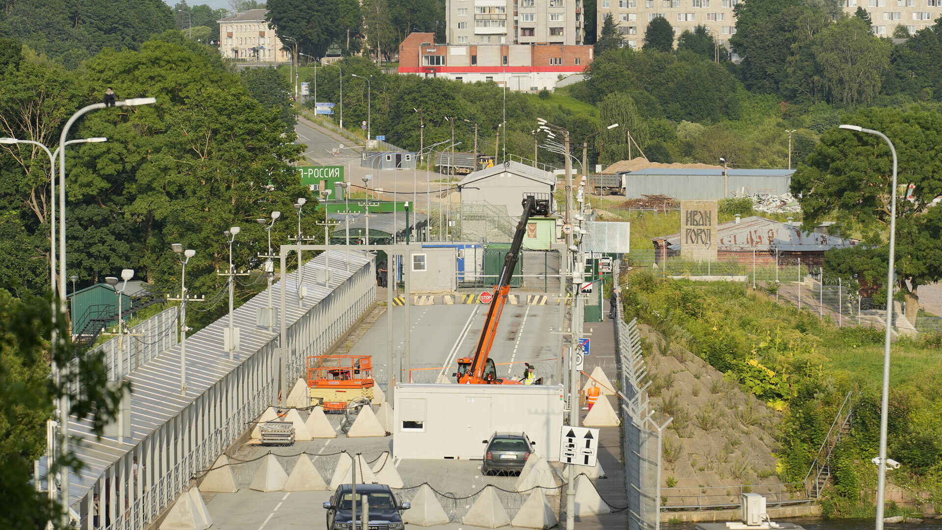 Укріплення на мосту через Нарву. Джерело: ERR.