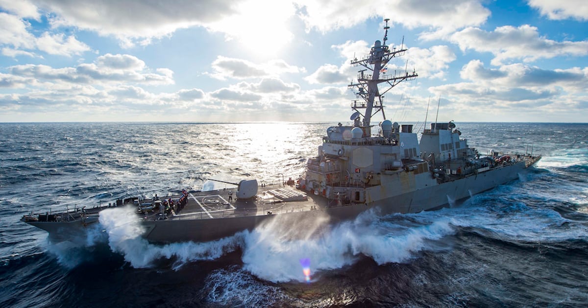 USS Mitscher (DDG-57) destroyer of the Arleigh Burke-class. Photo credits: US Navy