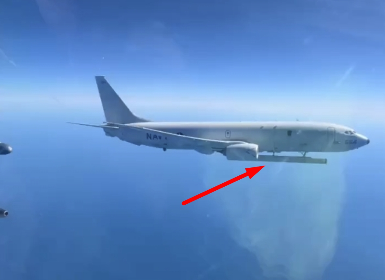 Літак США P-8 Poseidon з РЛС AN/APS-149 (AN/APS-154) над Чорним морем. Серпень 2025 рік. Джерело: Fighterbomber